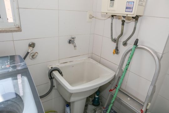Venda de apartamento com 3 suítes e varanda na Vila Bela Alianca. — Cozinha e Área de Serviço