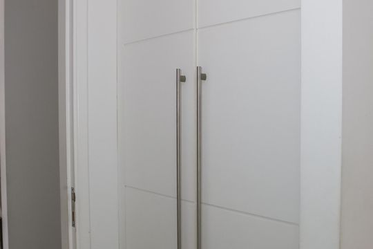 Venda de apartamento com 3 suítes e varanda na Vila Bela Alianca. — Corredor
