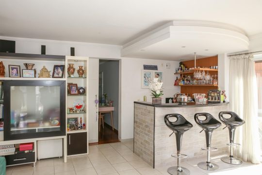 Venda de apartamento com 3 suítes e varanda na Vila Bela Alianca. — Sala 2