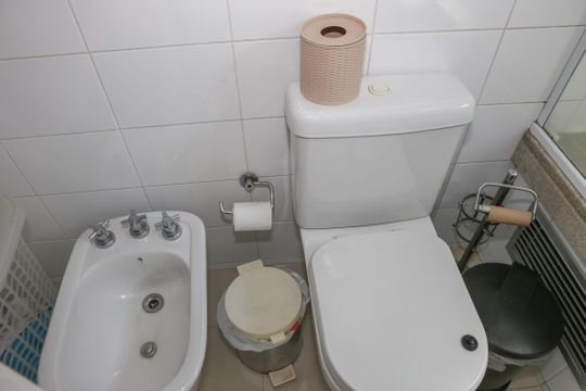 Venda de apartamento com 3 suítes e varanda na Vila Bela Alianca. — Banheiro da Suíte 1
