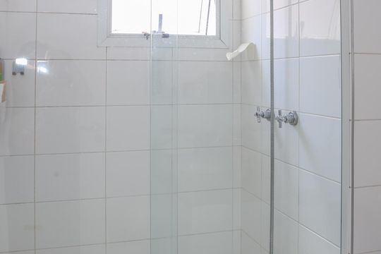 Venda de apartamento com 3 suítes e varanda na Vila Bela Alianca. — Banheiro da Suíte 2