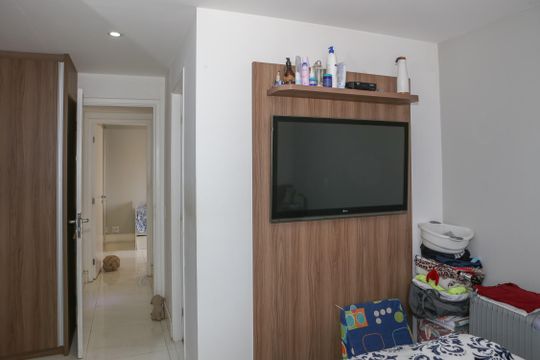 Venda de apartamento com 3 suítes e varanda na Vila Bela Alianca. — Suíte 1