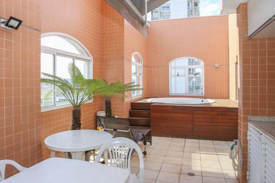 Venda de apartamento com 3 suítes e varanda na Vila Bela Alianca. — Piscina e Churrasqueira