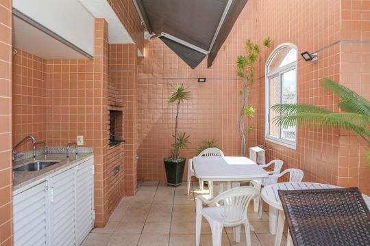 Venda de apartamento com 3 suítes e varanda na Vila Bela Alianca. — Piscina e Churrasqueira