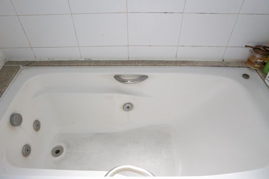 Venda de apartamento com 3 suítes e varanda na Vila Bela Alianca. — Banheiro da Suíte 1