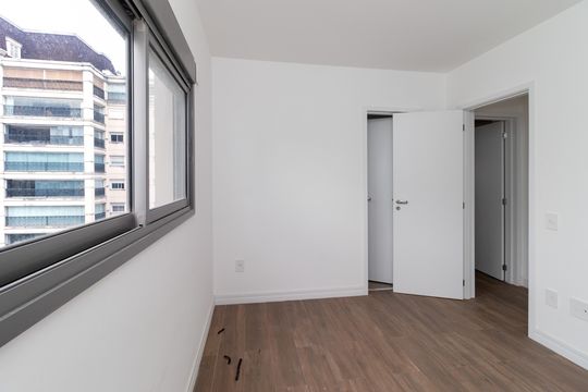 Compra apartamento em Perdizes: piscina, 2 quartos, closet. — Suíte 1