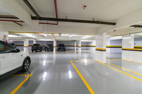 Compra apartamento em Perdizes: piscina, 2 quartos, closet. — Garagem
