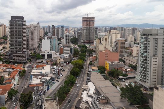 Compra apartamento em Perdizes: piscina, 2 quartos, closet. — Vista da Sala