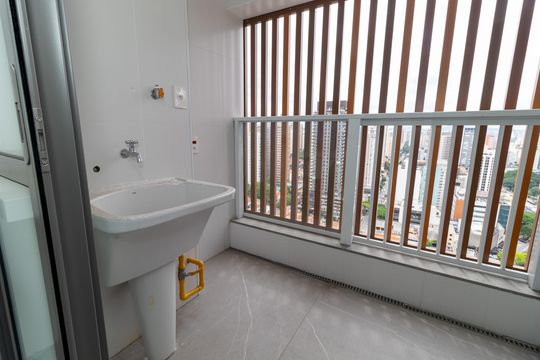 Compra apartamento em Perdizes: piscina, 2 quartos, closet. — Área de Serviço
