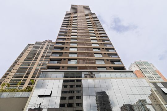 Compra apartamento em Perdizes: piscina, 2 quartos, closet. — Fachada