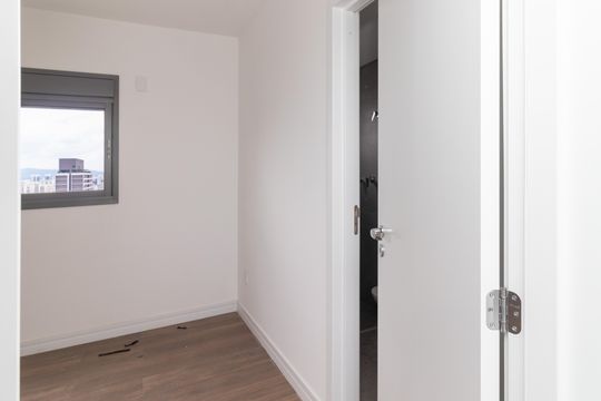 Compra apartamento em Perdizes: piscina, 2 quartos, closet. — Suíte 1