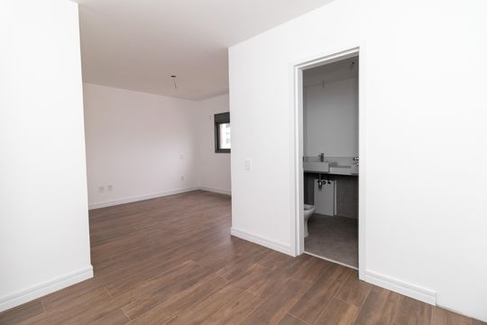 Compra apartamento em Perdizes: piscina, 2 quartos, closet. — Closet da suíte 2