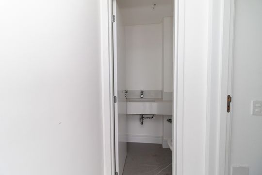 Compra apartamento em Perdizes: piscina, 2 quartos, closet. — Lavabo