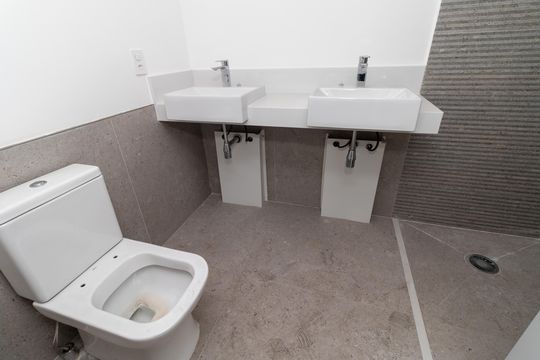 Compra apartamento em Perdizes: piscina, 2 quartos, closet. — Banheiro da Suíte 2