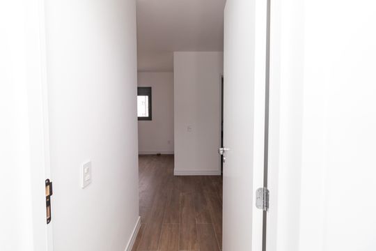Compra apartamento em Perdizes: piscina, 2 quartos, closet. — Suíte 2