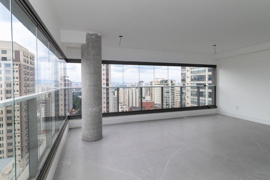 Compra apartamento em Perdizes: piscina, 2 quartos, closet. — Sala