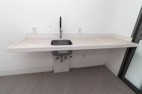 Compra apartamento em Perdizes: piscina, 2 quartos, closet. — Cozinha