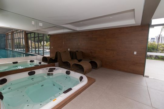 Compra apartamento em Perdizes: piscina, 2 quartos, closet. — Área comum - Spa