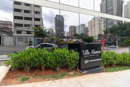 Compra apartamento em Perdizes: piscina, 2 quartos, closet. — Fachada