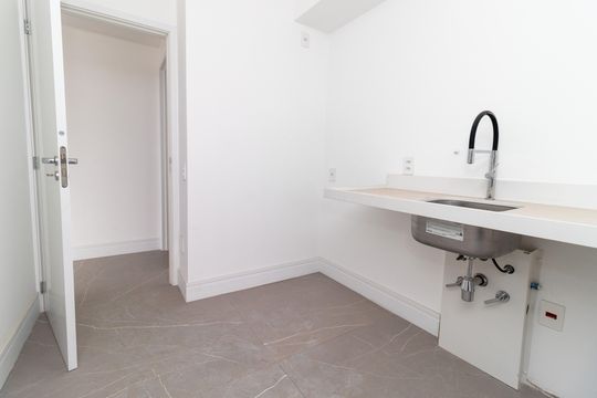 Compra apartamento em Perdizes: piscina, 2 quartos, closet. — Cozinha