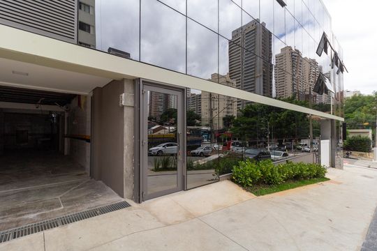 Compra apartamento em Perdizes: piscina, 2 quartos, closet. — Fachada