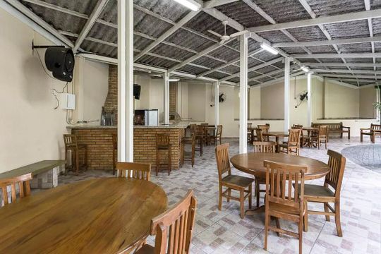 Apartamento em Indianópolis para compra, 3 quartos e academia no condomínio. — Área comum - Churrasqueira
