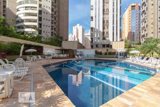 Apartamento em Indianópolis para compra, 3 quartos e academia no condomínio. — Área comum - Piscina