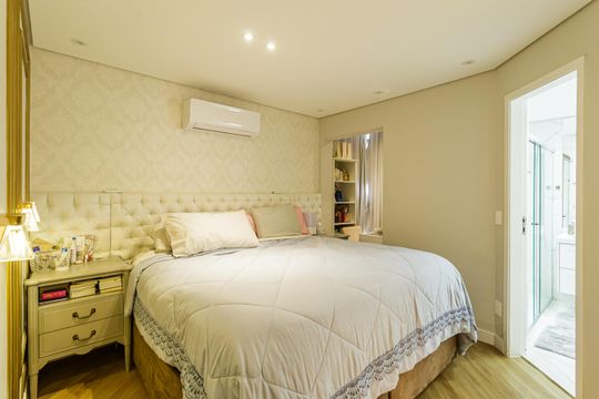 Apartamento em Indianópolis para compra, 3 quartos e academia no condomínio. — Quarto Suíte