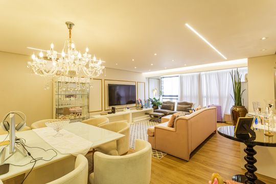 Apartamento em Indianópolis para compra, 3 quartos e academia no condomínio. — Sala