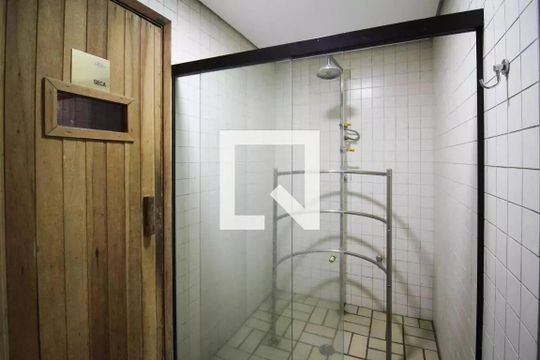 Apartamento em Indianópolis para compra, 3 quartos e academia no condomínio. — Saúna