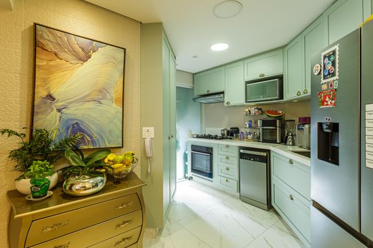 Apartamento em Indianópolis para compra, 3 quartos e academia no condomínio. — Cozinha