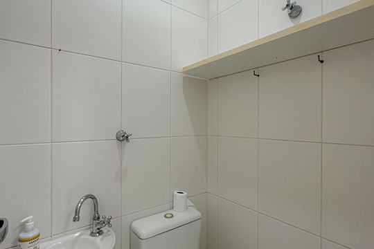 Apartamento à venda: 5 quartos, aceita animais. — Banheiro de Serviço