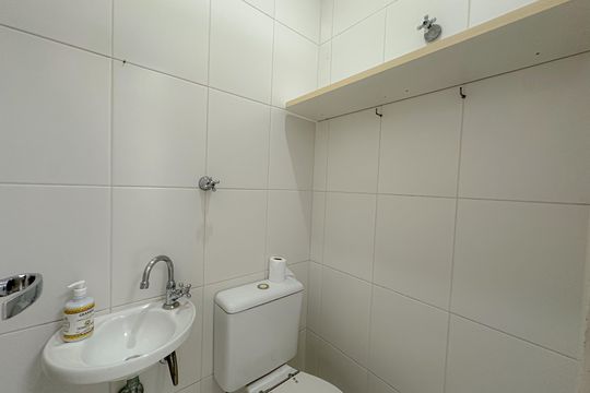Apartamento à venda: 5 quartos, aceita animais. — Banheiro de Serviço