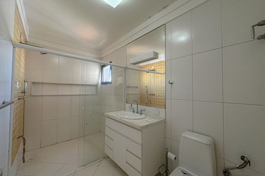 Apartamento à venda: 5 quartos, aceita animais. — Banheiro Social