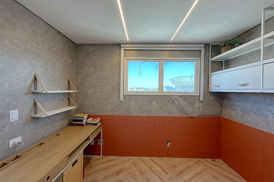 Apartamento à venda: 5 quartos, aceita animais. — Escritório