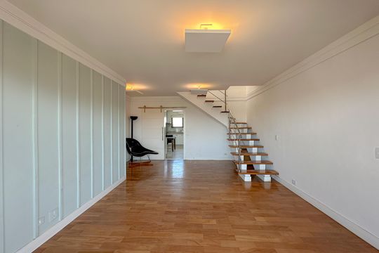 Apartamento à venda: 5 quartos, aceita animais. — Sala