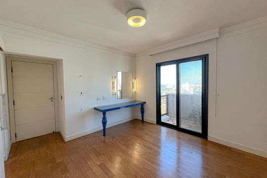 Apartamento à venda: 5 quartos, aceita animais. — Suíte