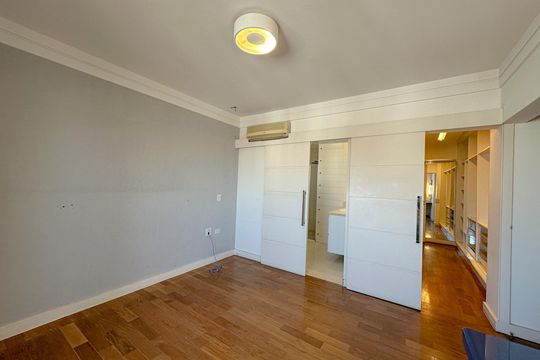 Apartamento à venda: 5 quartos, aceita animais. — Suíte