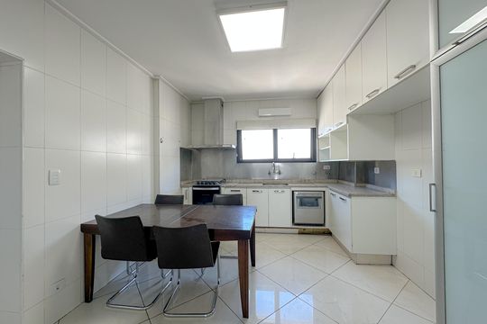 Apartamento à venda: 5 quartos, aceita animais. — Cozinha