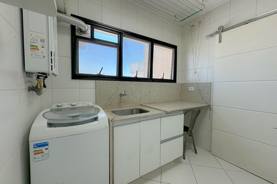 Apartamento à venda: 5 quartos, aceita animais. — Área de Serviço
