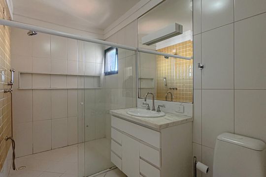 Apartamento à venda: 5 quartos, aceita animais. — Banheiro Social