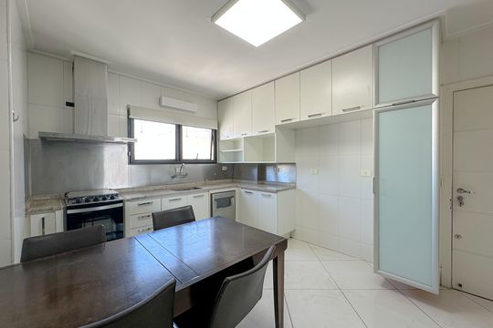 Apartamento à venda: 5 quartos, aceita animais. — Cozinha