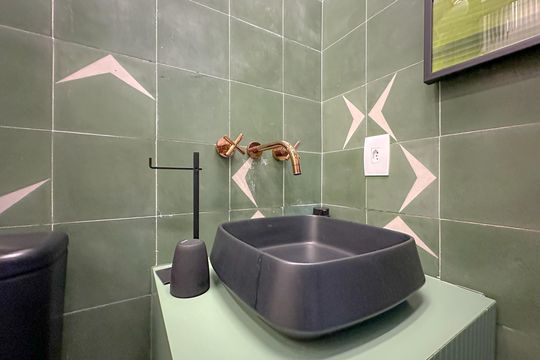 Apartamento à venda: 5 quartos, aceita animais. — Banheiro