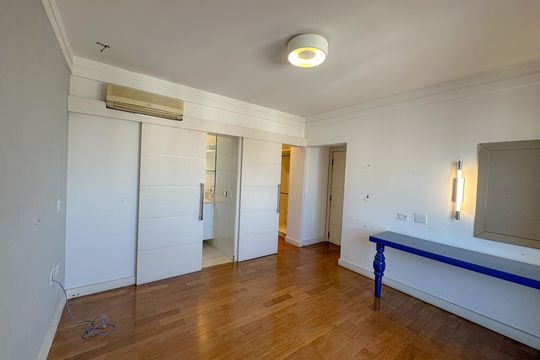 Apartamento à venda: 5 quartos, aceita animais. — Suíte