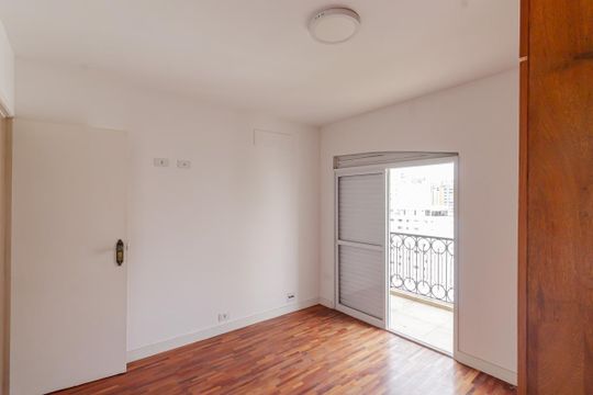 Comprar apartamento em Indianópolis com varanda, 3 quartos, 2 suítes e piscina no condomínio. — Quarto 1