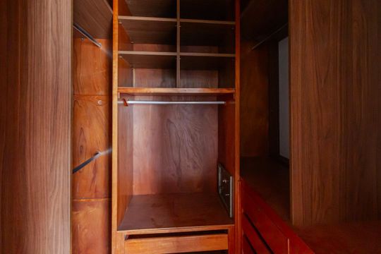 Comprar apartamento em Indianópolis com varanda, 3 quartos, 2 suítes e piscina no condomínio. — Suíte 1