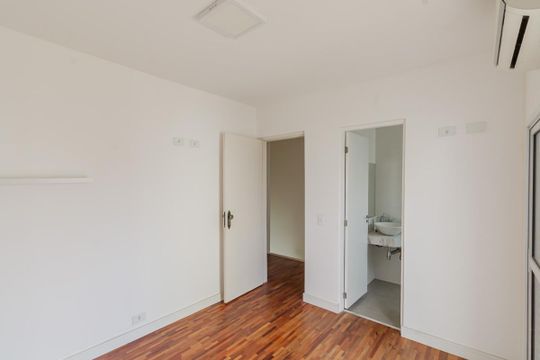 Comprar apartamento em Indianópolis com varanda, 3 quartos, 2 suítes e piscina no condomínio. — Suíte 2