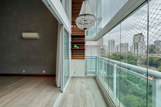 Apartamento no Brooklin com 3 quartos. Oportunidades para comprar. — Sacada