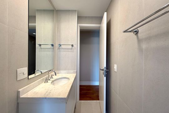 Apartamento no Brooklin com 3 quartos. Oportunidades para comprar. — Banheiro Social