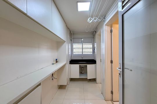 Apartamento no Brooklin com 3 quartos. Oportunidades para comprar. — Área de Serviço
